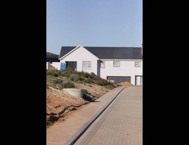 3 BEDROOM HOUSE FOR SALE IN OUTENIQUASBOSCH